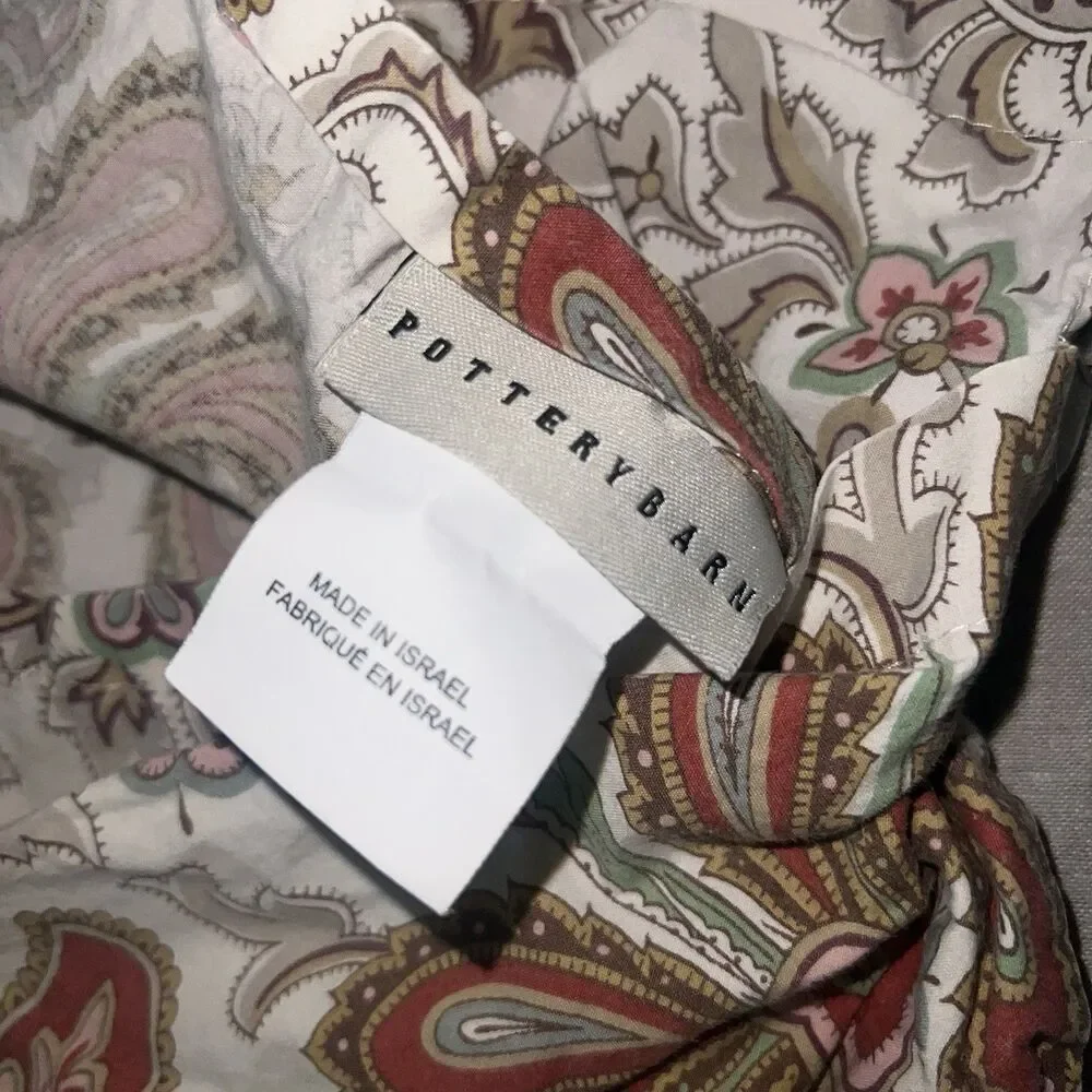 Pottery Barn Charlie Paisley Percale Standard Pillow Shams Red Set of 2